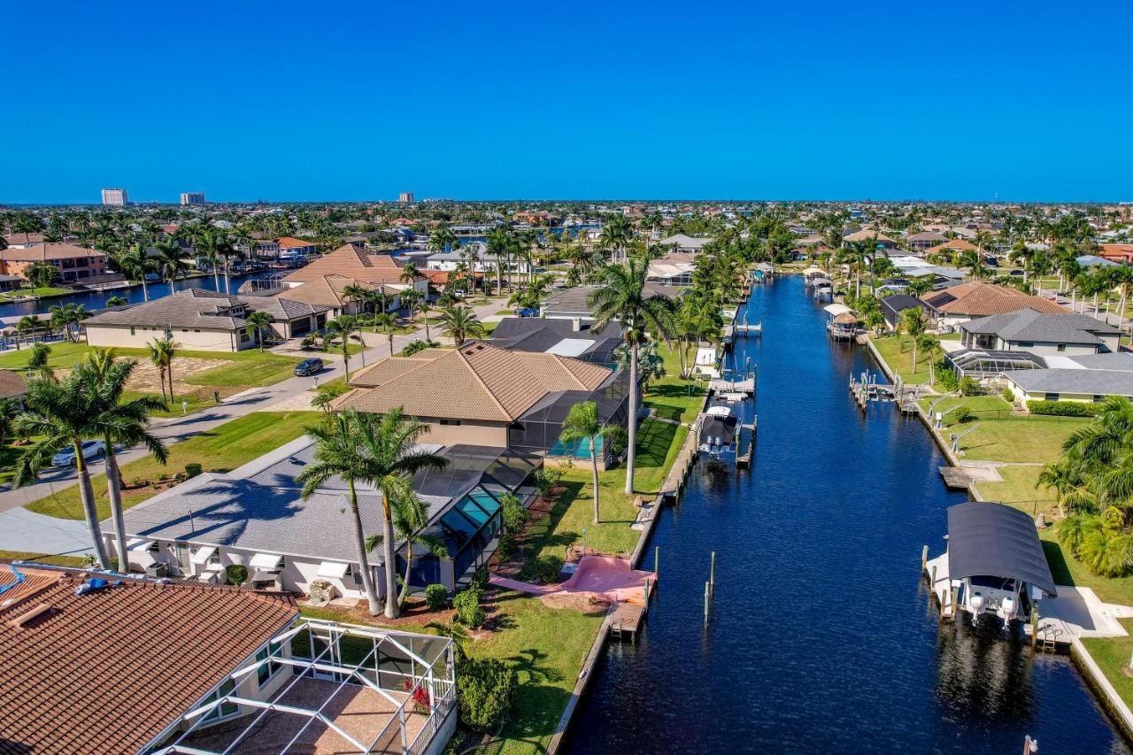 Waterfront Cape Coral Home With Private Pool! Exterior photo