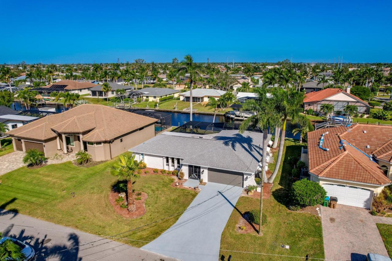 Waterfront Cape Coral Home With Private Pool! Exterior photo